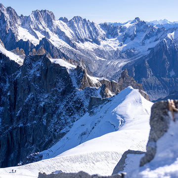 Reducing microplastics in outdoor clothing