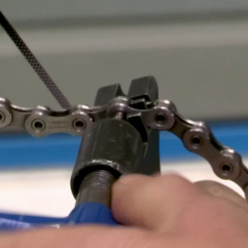 How to deal with a snapped rear gear cable whilst out riding - Alpkit