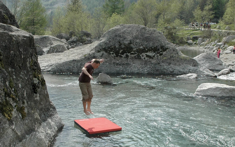 Bouldering in Val di Mello