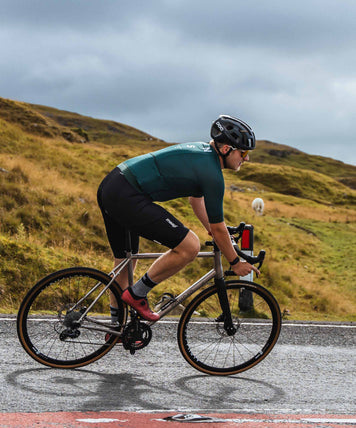 Colibri Titanium Road Bike impresses for its perfect mix of comfort and sport!