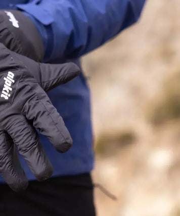 Keeping Your Hands Warm: The Complete Guide to Outdoor Gloves