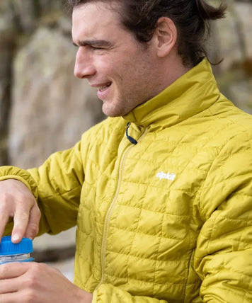 Insulated Jackets: Down vs Synthetic Complete Guide