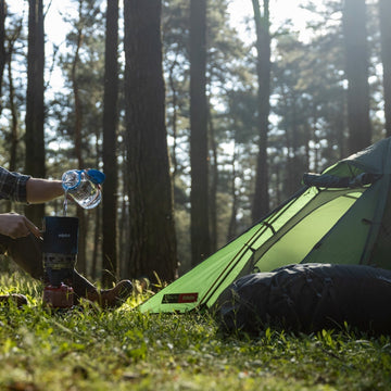 4 season geodesic mountain tent camping in the snow
