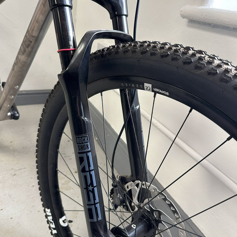 Broken Road Ti / Medium
