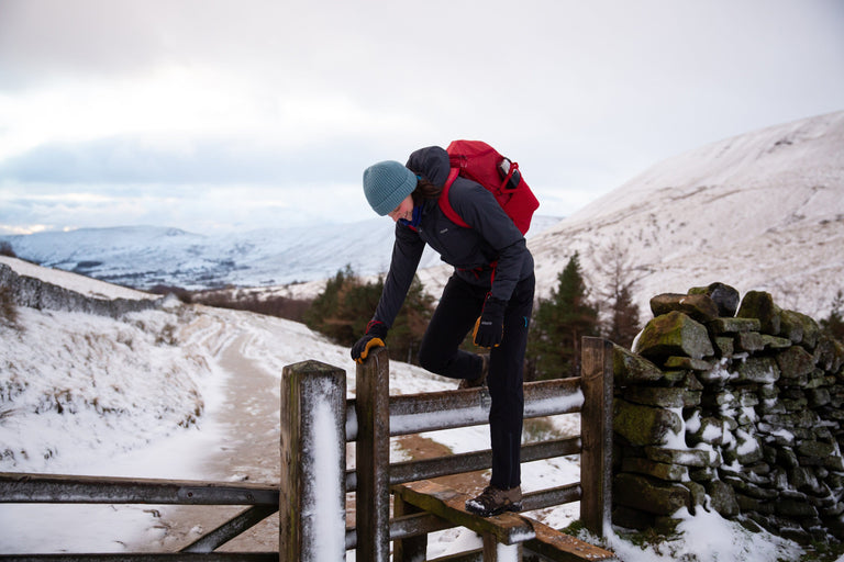 Alpkit presta 25 pack - action - closed
